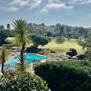 Dans Cadre D'exception - Golf, Piscine Et Tennis Prive Villa