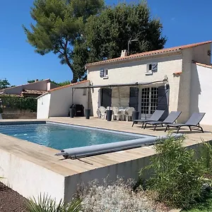Andree Avec Piscine A Proximite De La Villa